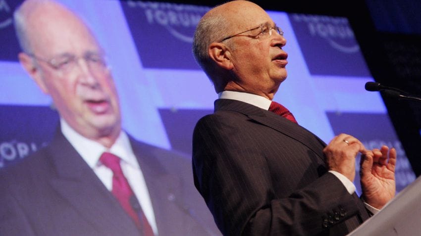 Valljanak színt az álarcos bujkálók